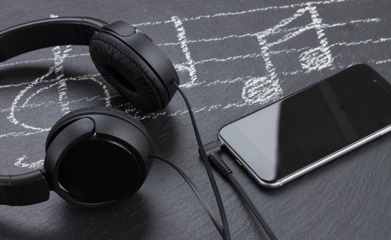 Music notes with headphones